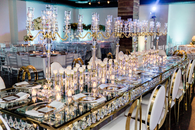 зеркало в свадебном декоре, зеркальные столы на свадьбе 