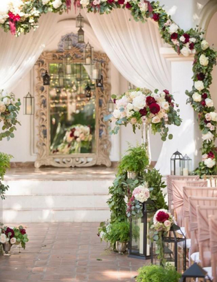 зеркало в свадебном декоре, зеркало в декоре места церемонии 