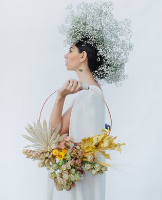 чем заменить букет подружки невесты, цветочные кольца 