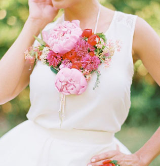 чем заменить букет подружки невесты, цветочное ожерелье и кольцо 