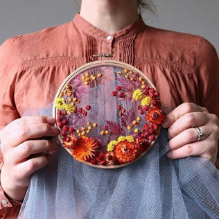 чем заменить букет подружки невесты, пяльцы с сухими цветами 