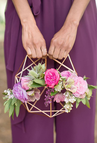 чем заменить букет подружки невесты, цветы в геометрических фигурах 