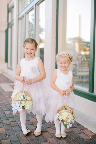 чем заменить букет подружки невесты, цветы в геометрических фигурах 