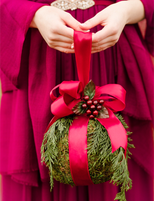 чем заменить букет подружки невесты, букет на ленте в форме шара 