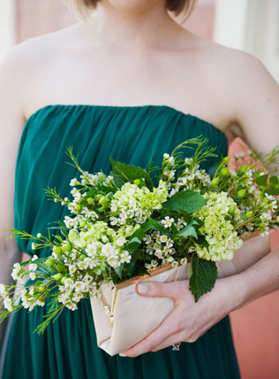 чем заменить букет подружки невесты, букет в сумочке 