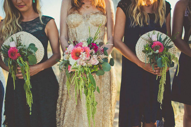  чем заменить букет подружки невесты, веера с цветами