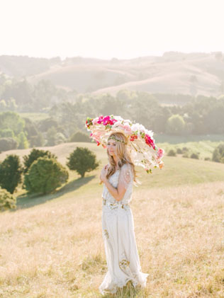 чем заменить букет подружки невесты, цветочный зонтик 
