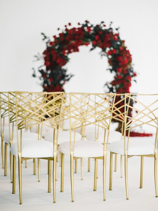 зимняя свадьба в белом, красном и золотом цвете 