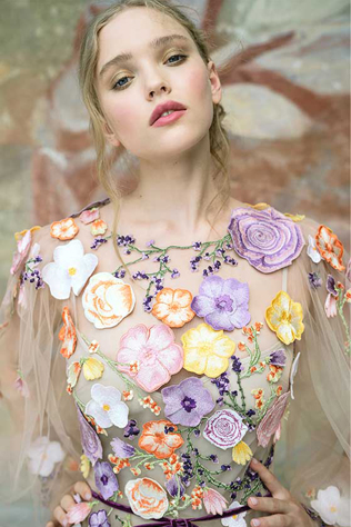 свадебные платья 2022, свадебное платье с цветами 