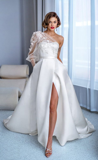 свадебные платья 2022, платье с разрезом на ноге 