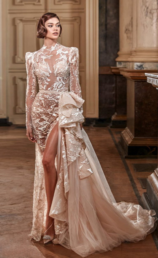 свадебные платья 2022, платье с разрезом на ноге 