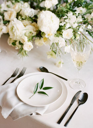 Черные столовые приборы