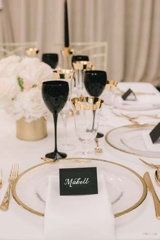 Черные фужеры