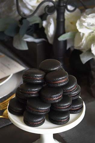 Черные угощения