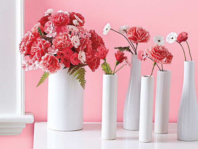 свадебный декор из обёрток для капкейков, бумажные цветы