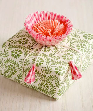 свадебный декор из обёрток для капкейков, декор бонбоньерок