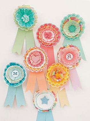 свадебный декор из обёрток для капкейков, бутоньерки