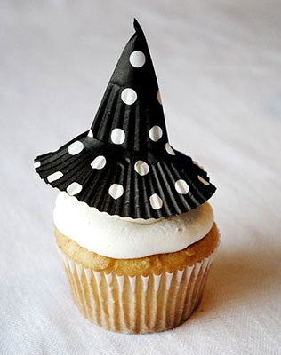 свадебный декор из обёрток для капкейков, топперы для капкейков