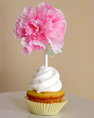 свадебный декор из обёрток для капкейков, топперы для капкейков