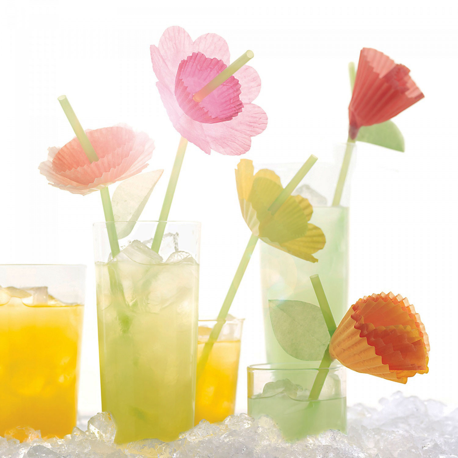 свадебный декор из обёрток для капкейков, украшения для напитков