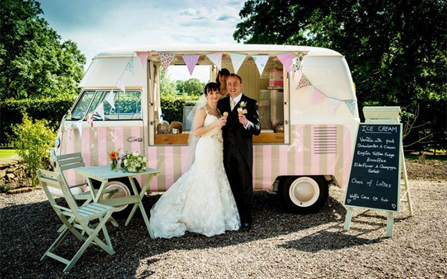 идеи для выездной регистрации, подушки на стулья