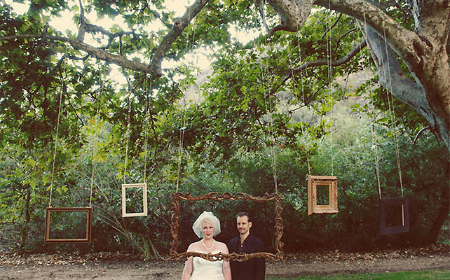 идеи для выездной регистрации, фотозона с рамкой