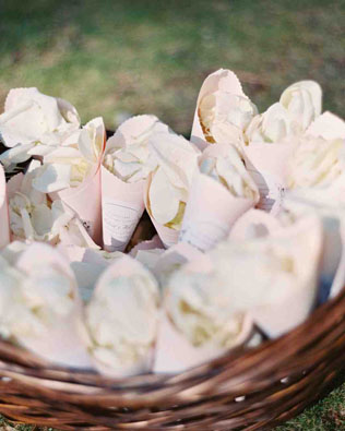 Цветочный рай: 20 идей для petal bar 