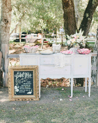 Цветочный рай: 20 идей для petal bar 