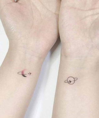 Вместо кольца: 20 уникальных идей свадебных татуировок для пар 