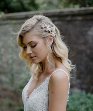 20 идей летних свадебных причесок для создания непринужденного образа 