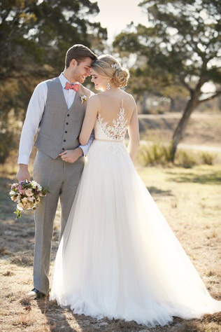 20 свадебных платьев с эффектными спинками 