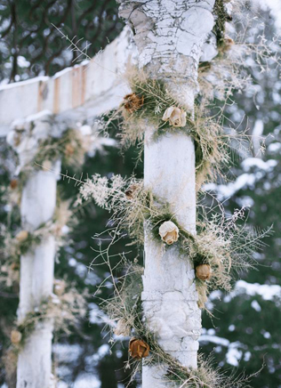романтичная зимняя свадьба, зимняя свадебная церемония в беседке 