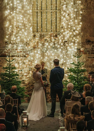 романтичная зимняя свадьба, светодиодные гирлянда в оформлении свадьбы 