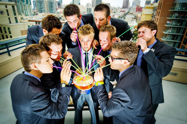 смешные свадебные фото, жених и друзья жениха