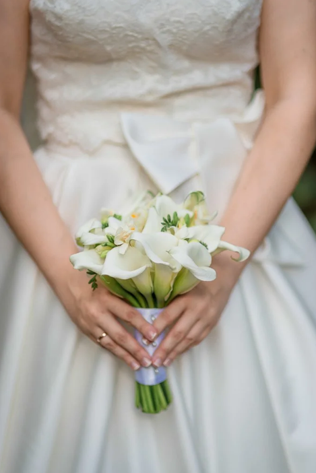 минибукет невесты из калл