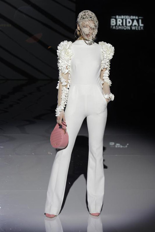 комбинезон для невесты от Isabel Zapardiez 