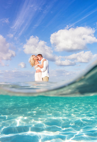 фотосессия в стиле Trash The Dress в воде 