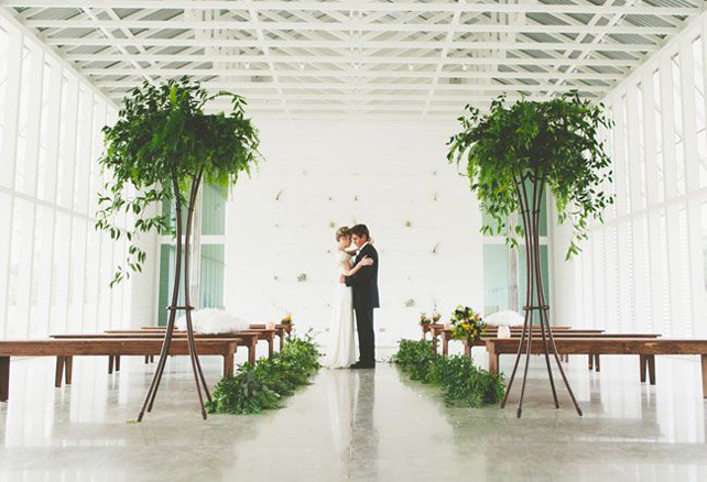 свадьба в стиле минимализм, свадебная площадка в стиле минимализм 