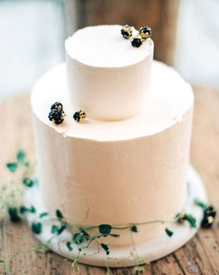 свадьба в стиле минимализм, свадебный торт в стиле минимализм 