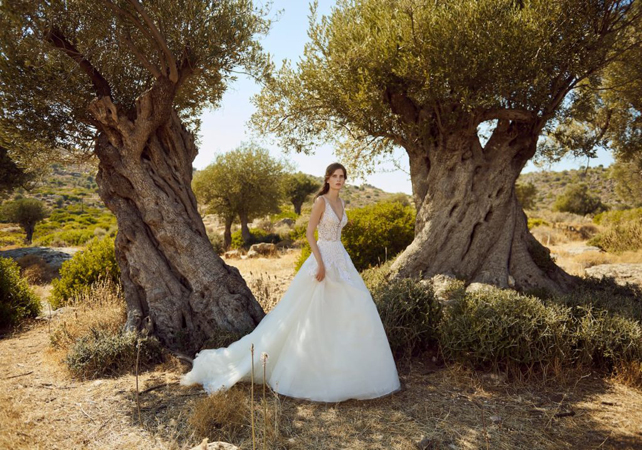 Современная богиня: свадебная коллекция Costarellos осень 2020 