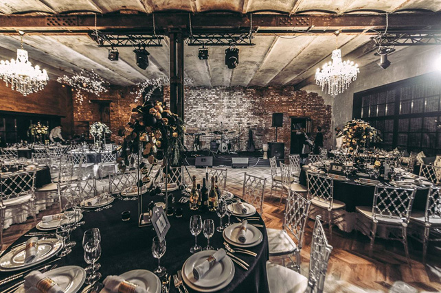 свадьба в стиле лофт, декор банкетного зала в стиле лофт 