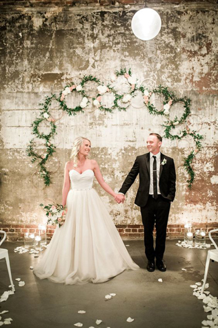 свадьба в стиле лофт, декор свадебной церемонии в лофте 