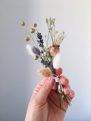 сухоцветы на свадьбе, бутоньерка жениха с сухоцветами 