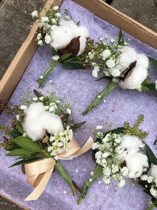 сухоцветы на свадьбе, бутоньерки из сухоцветов с хлопком 