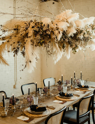 сухоцветы на свадьбе, подвесная композиция из сухоцветов 