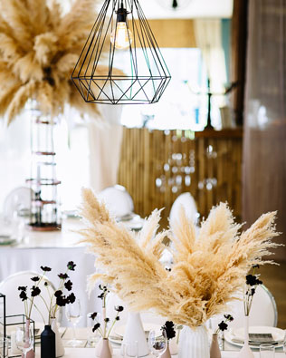 сухоцветы на свадьбе, декор стола сухоцветами 