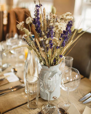 сухоцветы на свадьбе, декор стола сухоцветами 