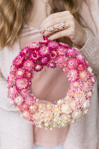 сухоцветы на свадьбе, бессмертник в декоре свадьбы 