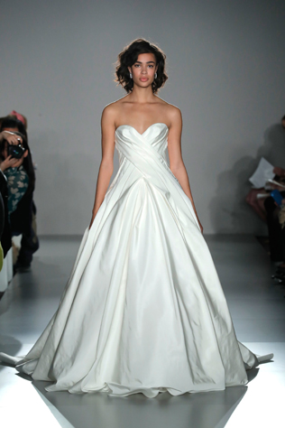 тренды свадебных платьев 2020, свадебное платье в голливудском стиле 