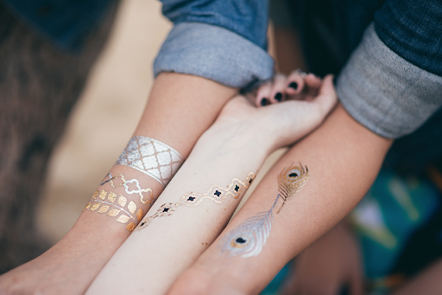 оригинальный девичник, тату-бар временных татуировок 